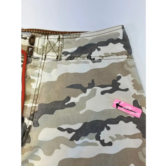 Mossimo Supply Co. Mens Size 34 9 inseam Trunk Shorts  Logo TINY FLAW - Picture 4 of 16